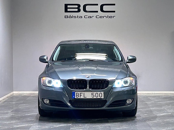 BMW 330d 2 of 5