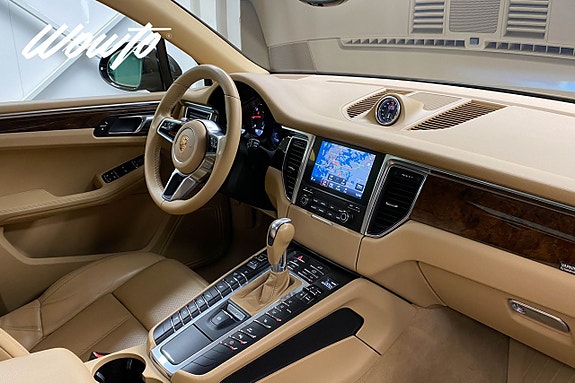 Porsche Macan 13 of 22