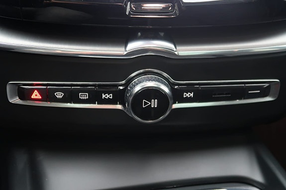 Volvo XC60 19 of 22