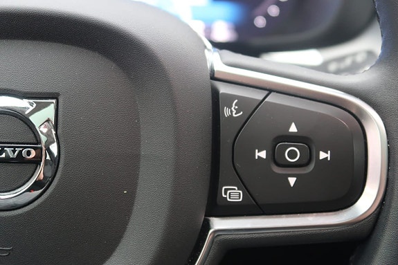 Volvo XC60 12 of 22