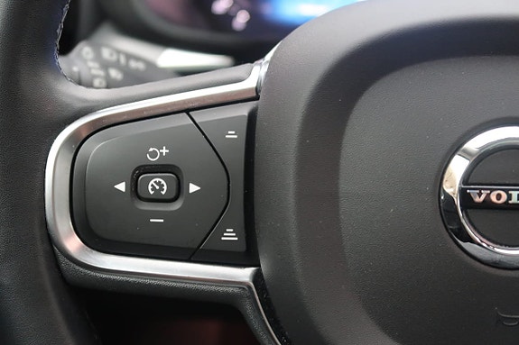 Volvo XC60 11 of 22
