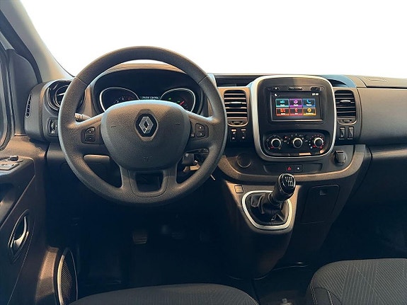 Renault Trafic 8 of 18