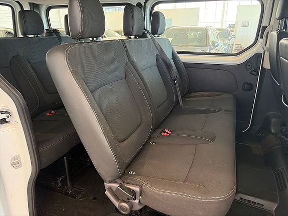 Renault Trafic 14 of 18