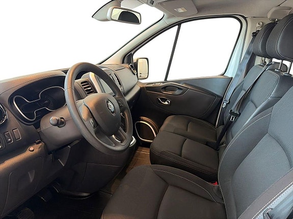 Renault Trafic 7 of 18