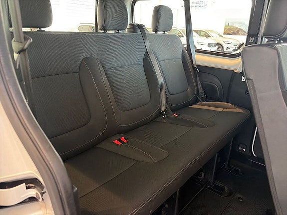Renault Trafic 15 of 18