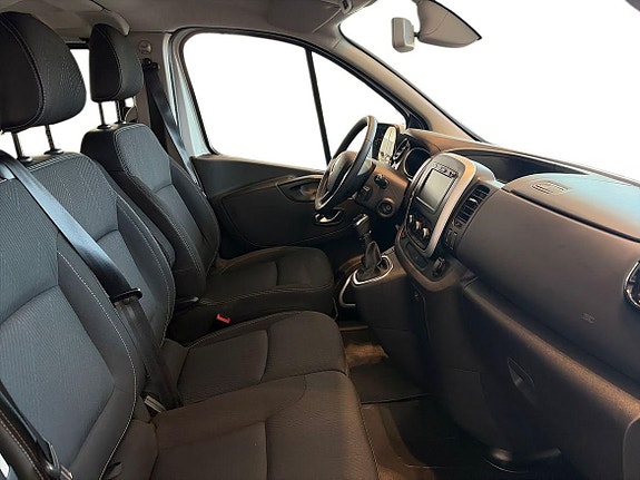 Renault Trafic 10 of 18