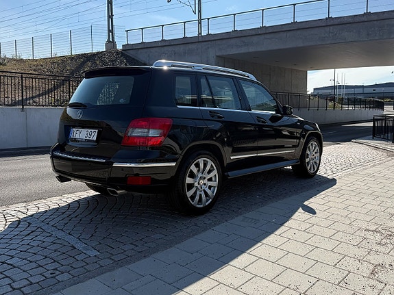Mercedes-Benz GLK220 4 of 5