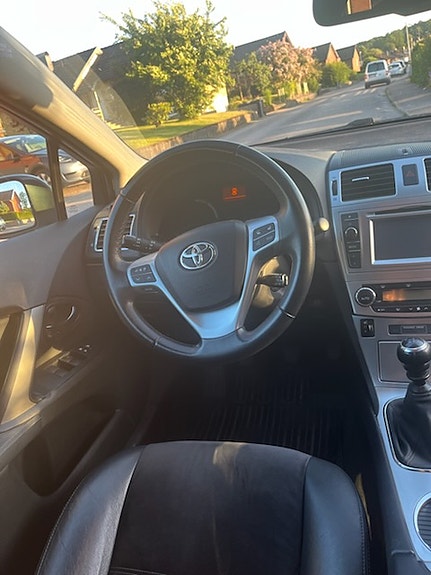 Toyota Avensis 7 of 10