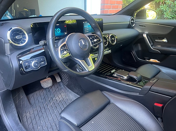 Mercedes-Benz A250 e 3 of 4