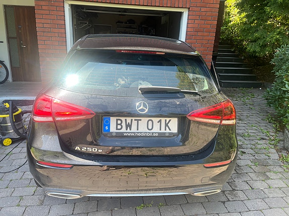 Mercedes-Benz A250 e 2 of 4