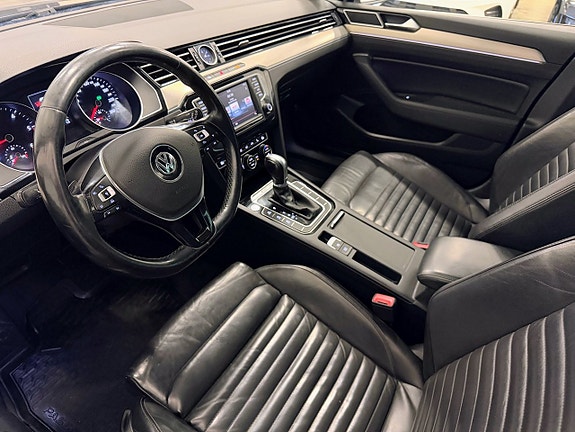Volkswagen Passat 10 of 19