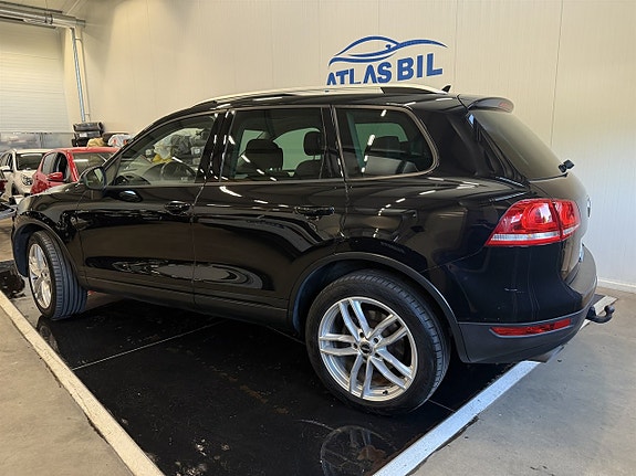 Volkswagen Touareg 3 of 5