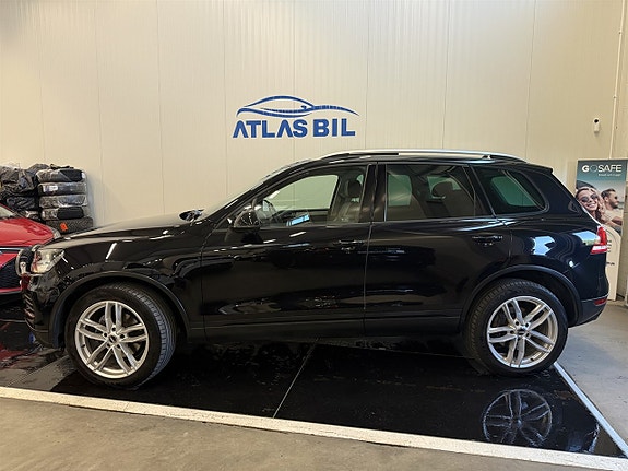 Volkswagen Touareg 2 of 5
