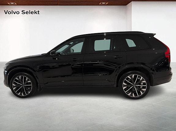 Volvo XC90 3 of 5