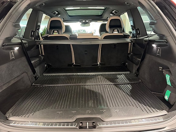 Volvo XC90 11 of 12