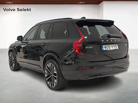 Volvo XC90 2 of 5