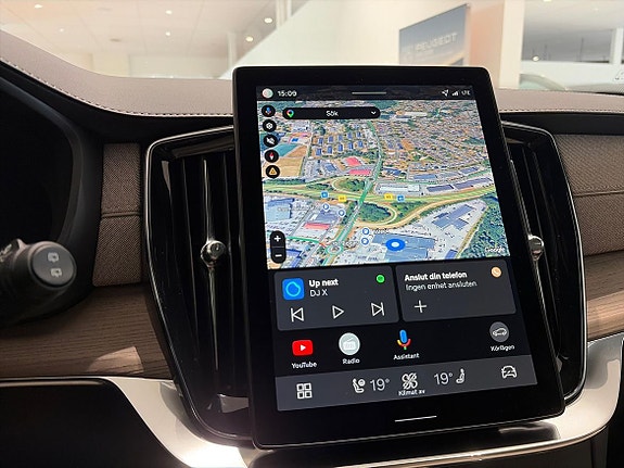 Volvo XC90 10 of 12