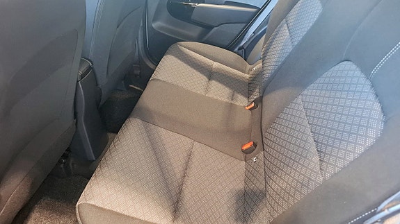 Kia Picanto 5 of 9