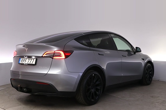 Tesla Model Y 5 of 27