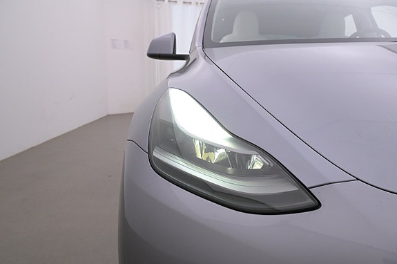 Tesla Model Y 26 of 27