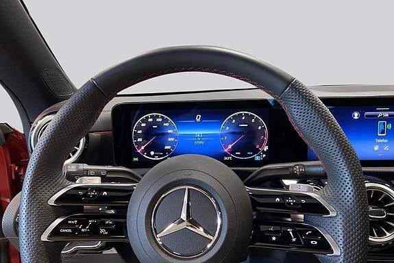 Mercedes-Benz CLA200 10 of 14