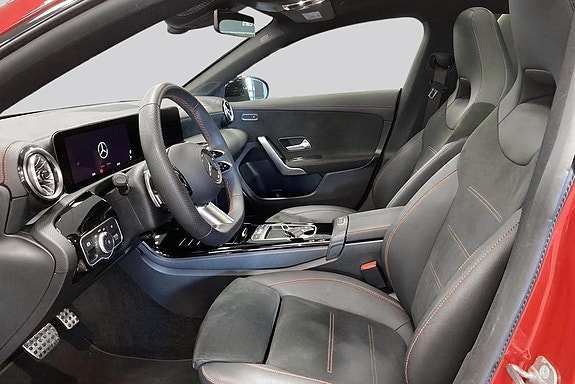 Mercedes-Benz CLA200 8 of 14