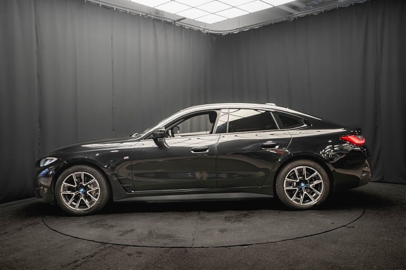 BMW i4 10 of 23