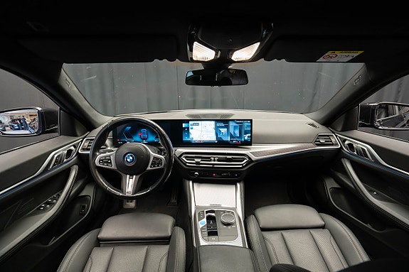 BMW i4 12 of 23