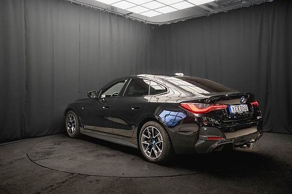 BMW i4 9 of 23