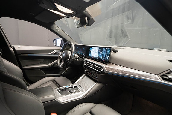 BMW i4 14 of 23