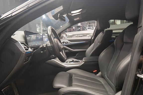 BMW i4 20 of 23