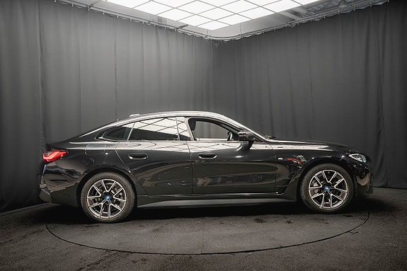 BMW i4 6 of 23