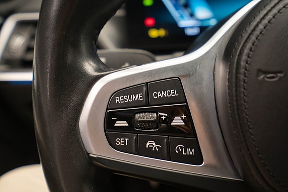 BMW i4 17 of 23