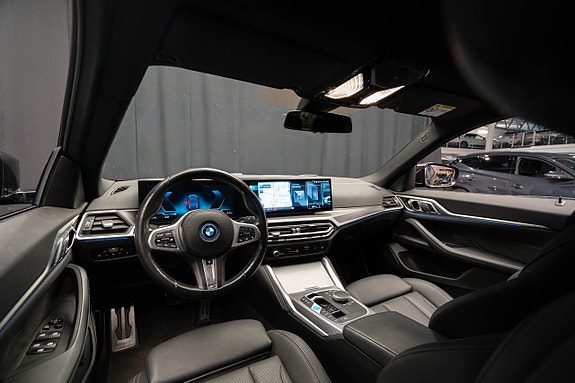 BMW i4 11 of 23