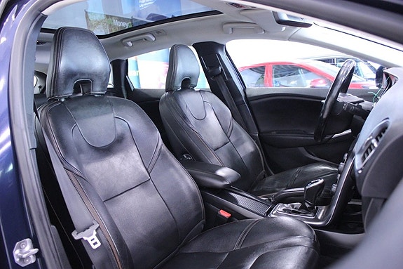 Volvo V40 Cross Country 20 of 30