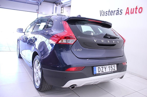 Volvo V40 Cross Country 6 of 30