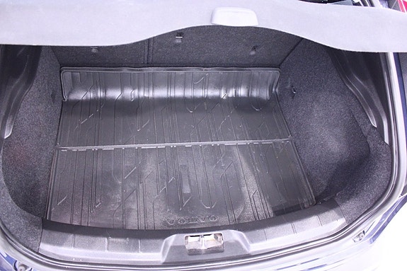 Volvo V40 Cross Country 30 of 30