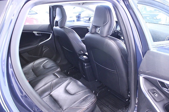 Volvo V40 Cross Country 21 of 30