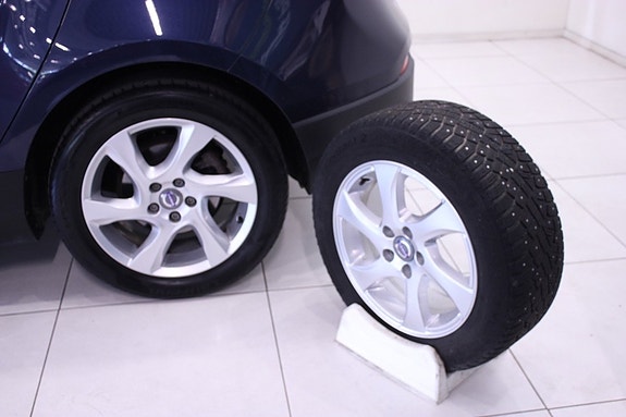 Volvo V40 Cross Country 29 of 30