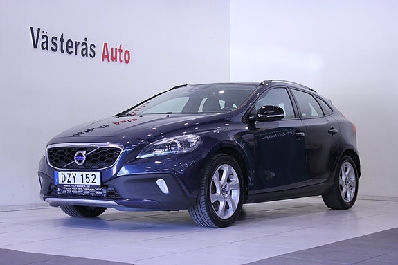 Volvo V40 Cross Country 2 of 30