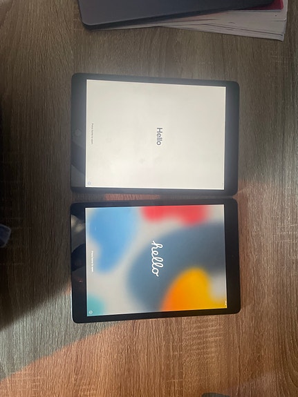Två iPad 8 generationen image 2