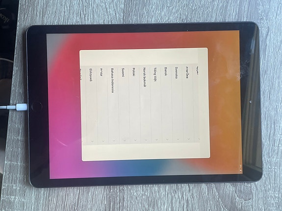 Två iPad 8 generationen image 4