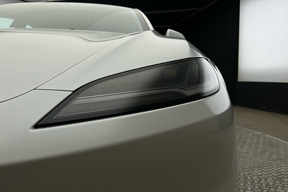 Tesla Model 3 10 of 25