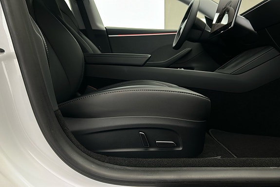 Tesla Model 3 18 of 25