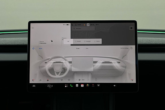Tesla Model 3 19 of 25