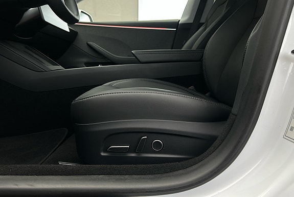 Tesla Model 3 17 of 25