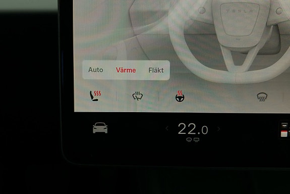 Tesla Model 3 21 of 25