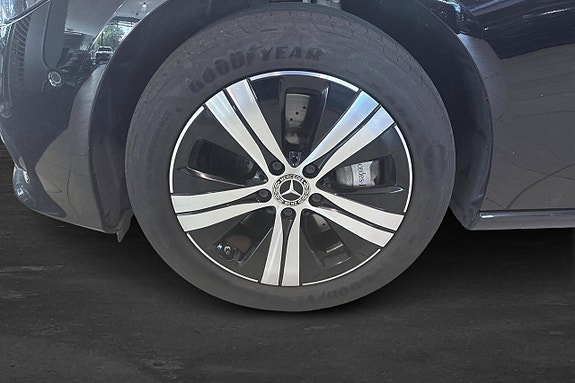 Mercedes-Benz C300 e 5 of 5