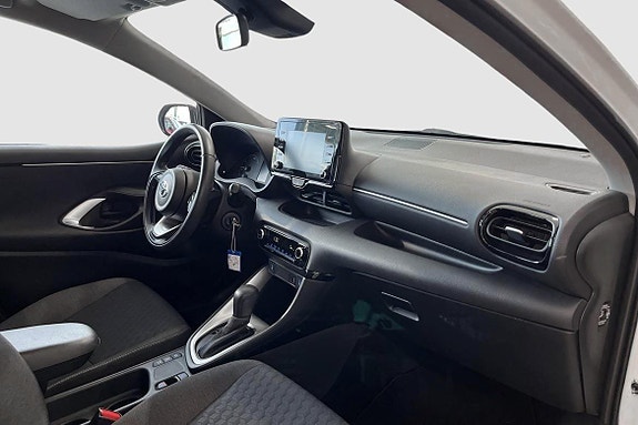 Toyota Yaris 9 of 13