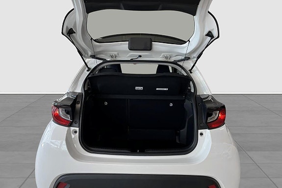 Toyota Yaris 13 of 13